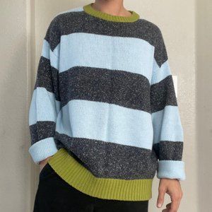 URBAN OUTFITTERS SWEATER